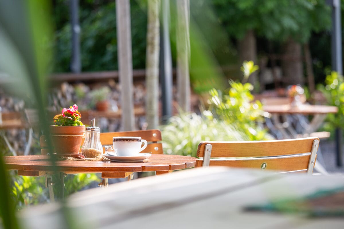 Murnauer Kaffeerösterei - Kaffeehaus: Sommerterrasse