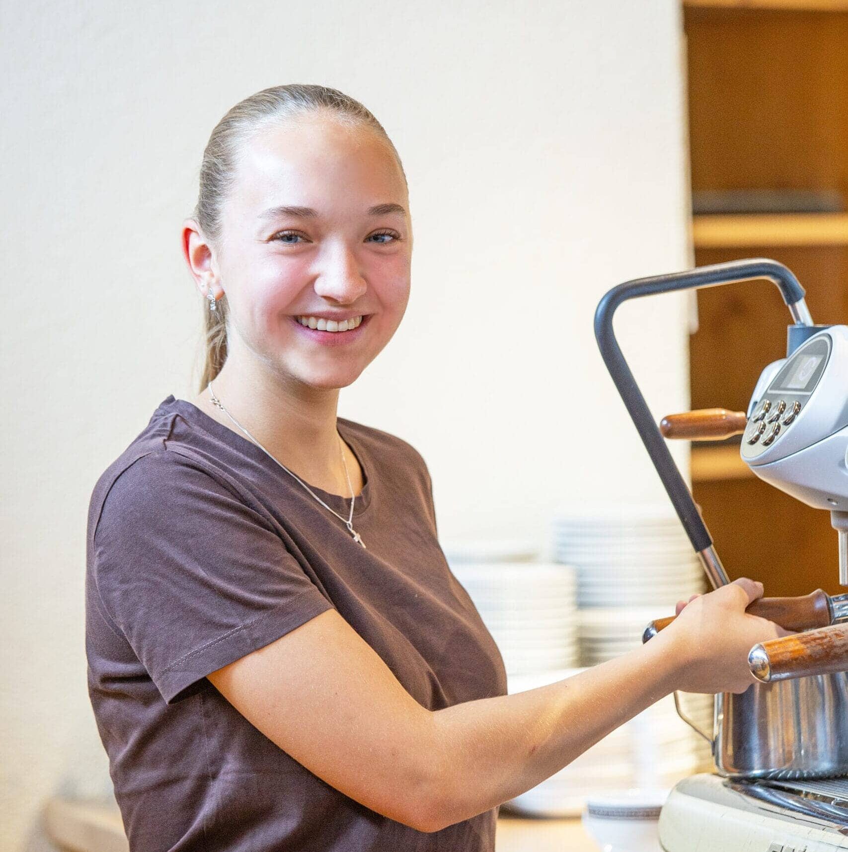 Carolin Nebl, Mitarbeiterin im Murnauer Kaffeehaus, Personalfoto